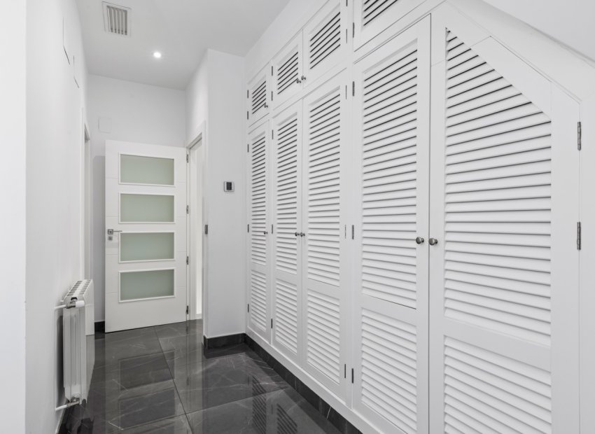 Herverkoop - Villa - San Juan - Frank Espinós