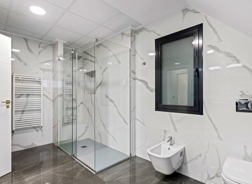 Herverkoop - Villa - San Juan - Frank Espinós