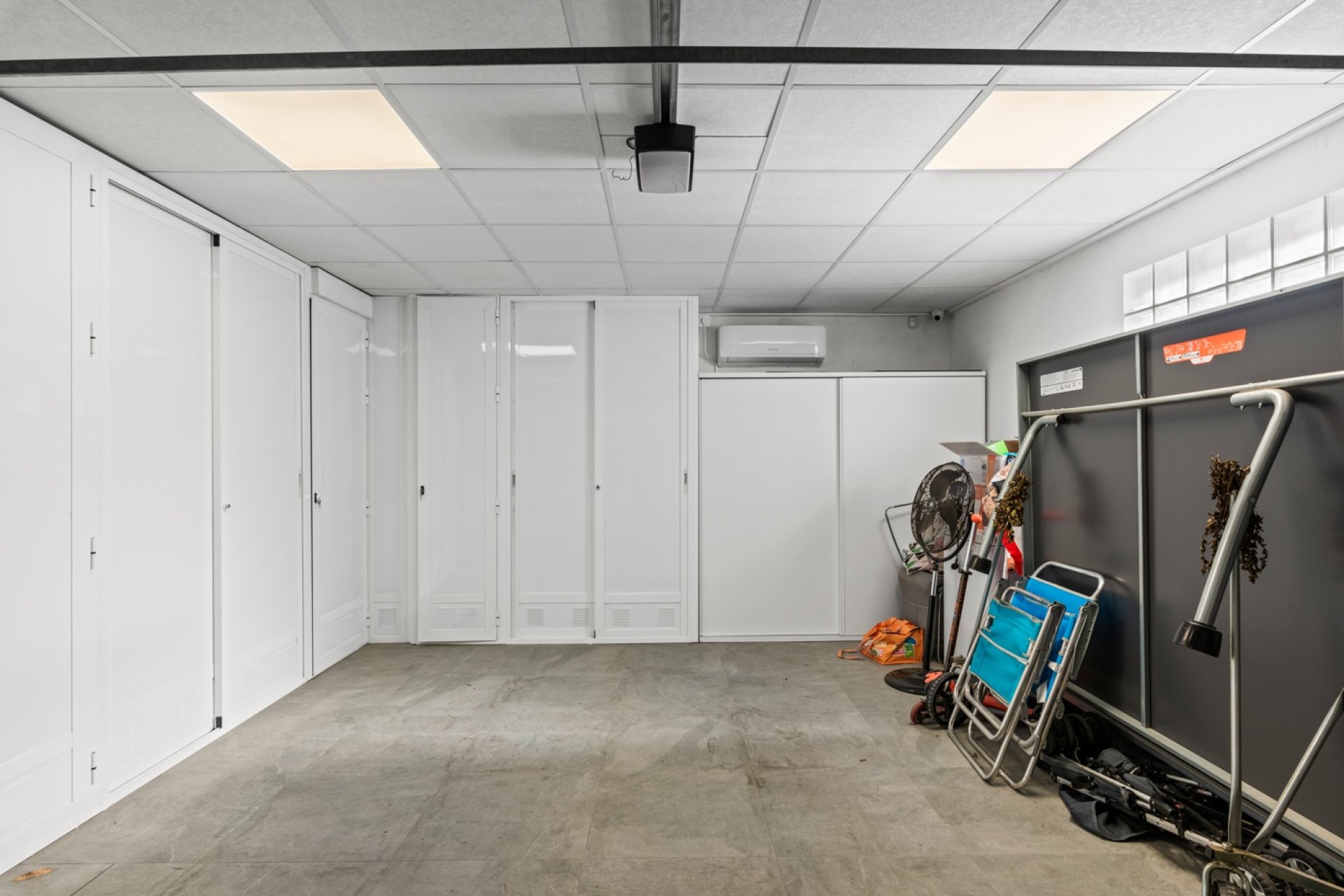 Herverkoop - Villa - San Juan - Frank Espinós