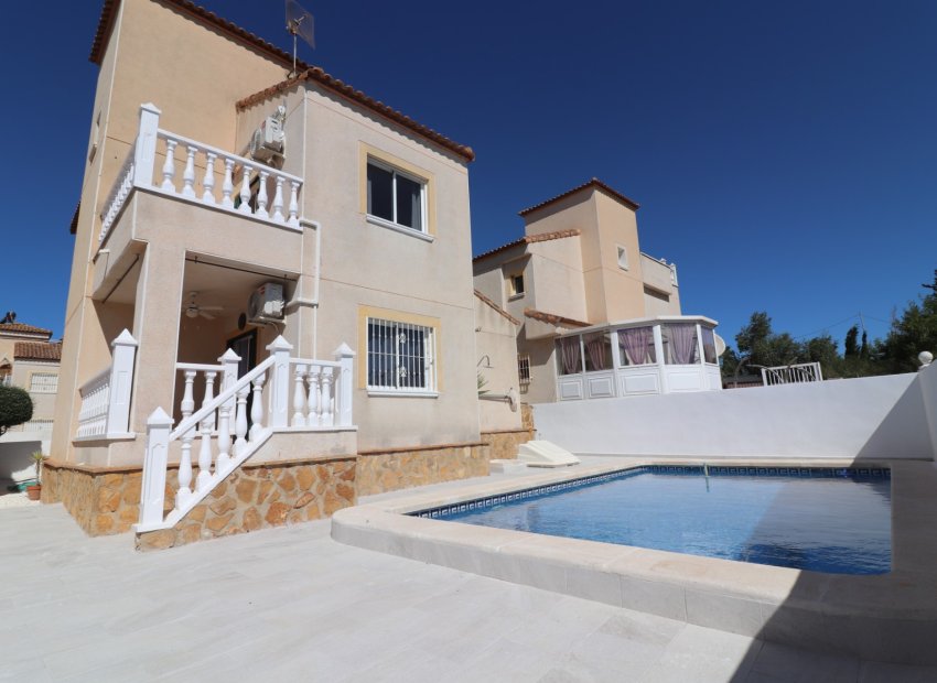 Herverkoop - Villa - San Miguel de Salinas - Lake View Mansions
