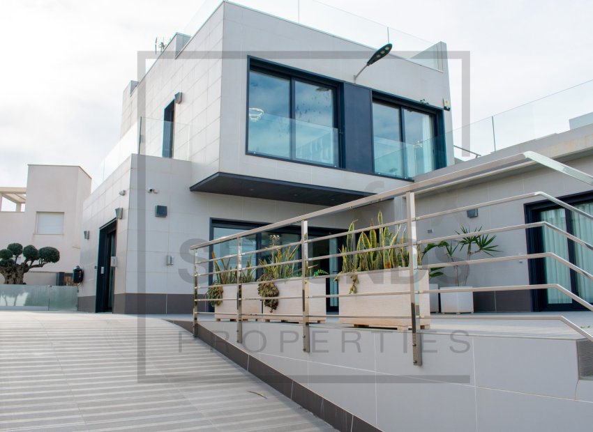 Herverkoop - Villa - San Miguel de Salinas - Urbanizaciones