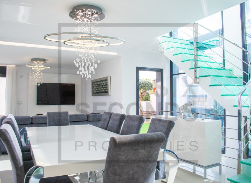 Herverkoop - Villa - San Miguel de Salinas - Urbanizaciones