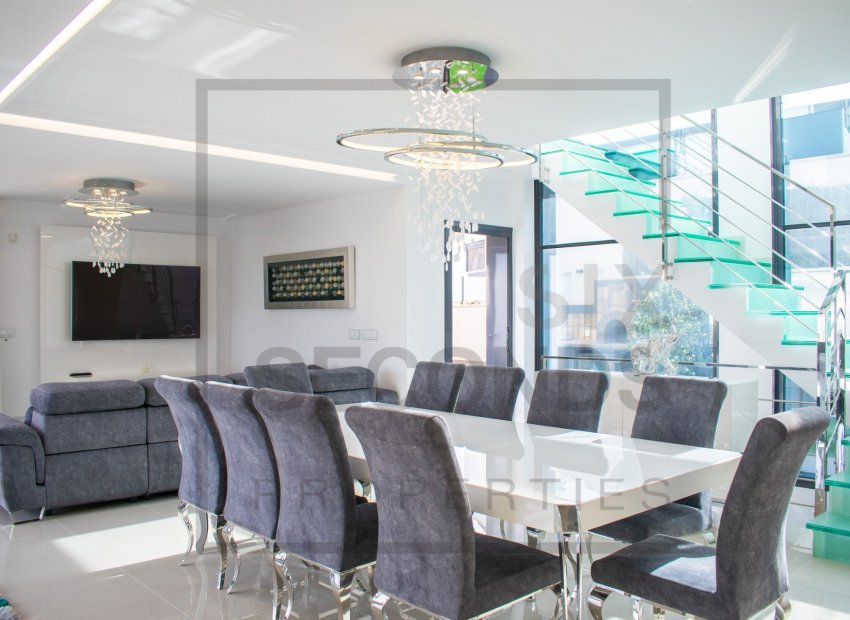 Herverkoop - Villa - San Miguel de Salinas - Urbanizaciones