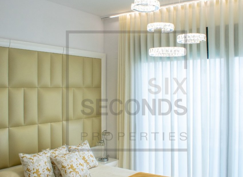 Herverkoop - Villa - San Miguel de Salinas - Urbanizaciones