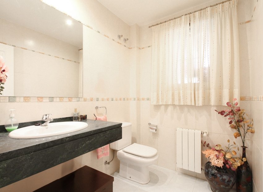 Herverkoop - Villa - San Vicente del Raspeig