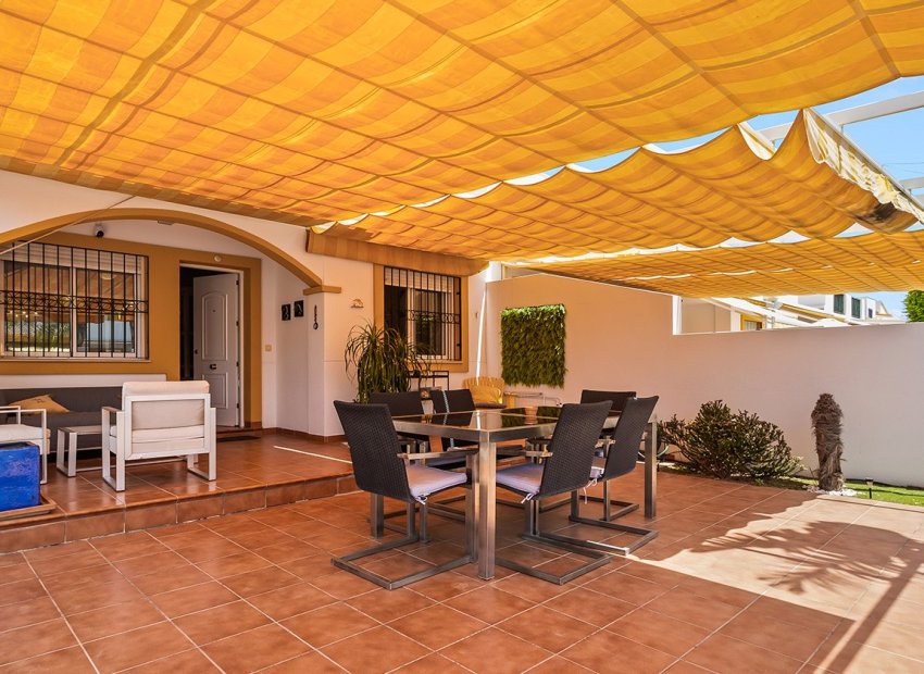 Herverkoop - Villa - Torre de la Horadada - Pueblo Latino