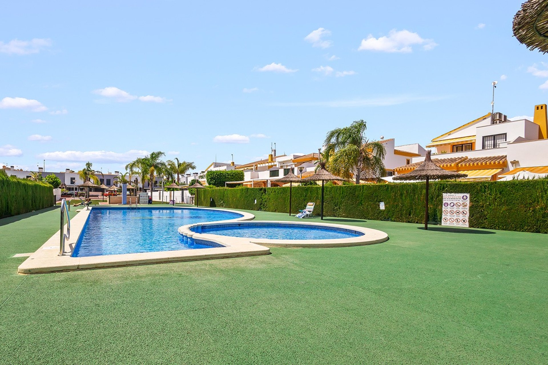 Herverkoop - Villa - Torre de la Horadada - Pueblo Latino