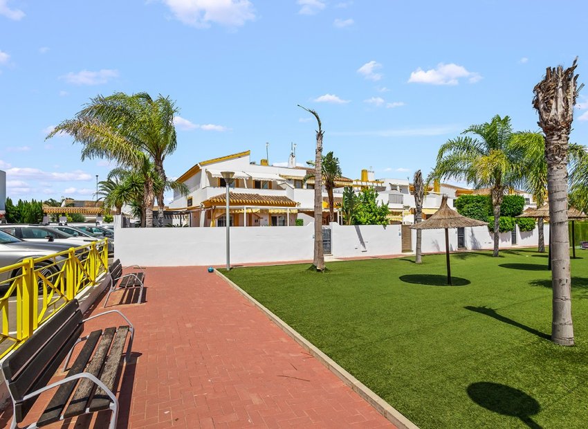 Herverkoop - Villa - Torre de la Horadada - Pueblo Latino