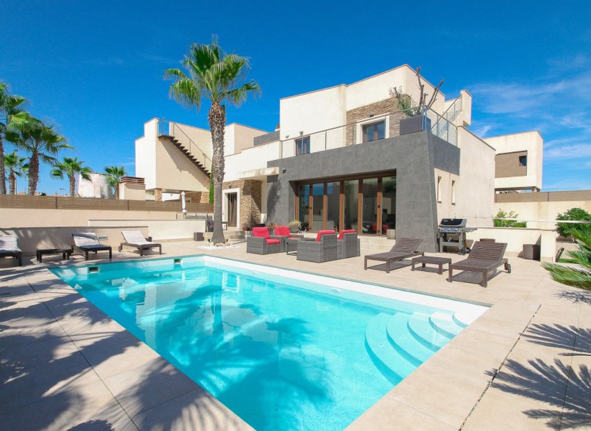 Herverkoop - Villa - Torrevieia - Aguas Nuevas