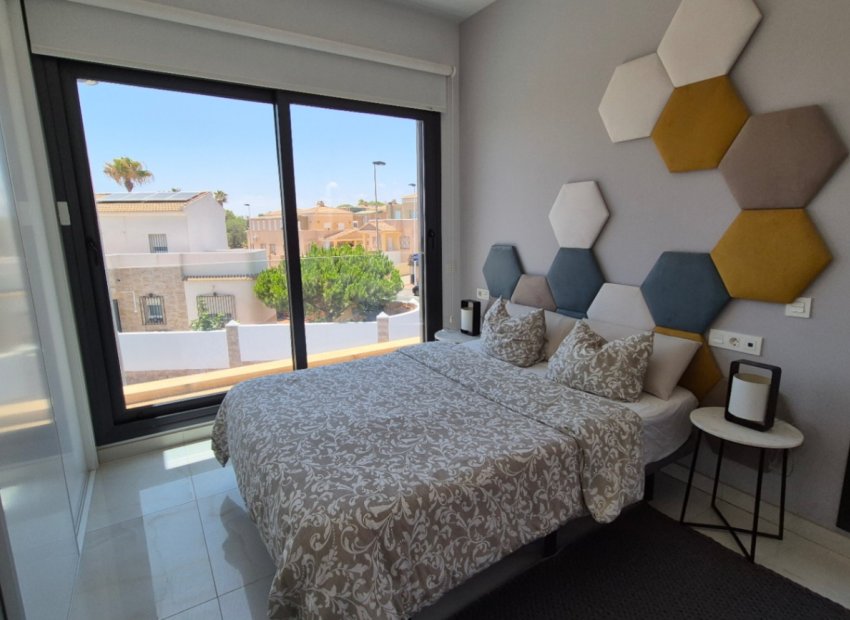 Herverkoop - Villa - Torrevieia - Costa Blanca
