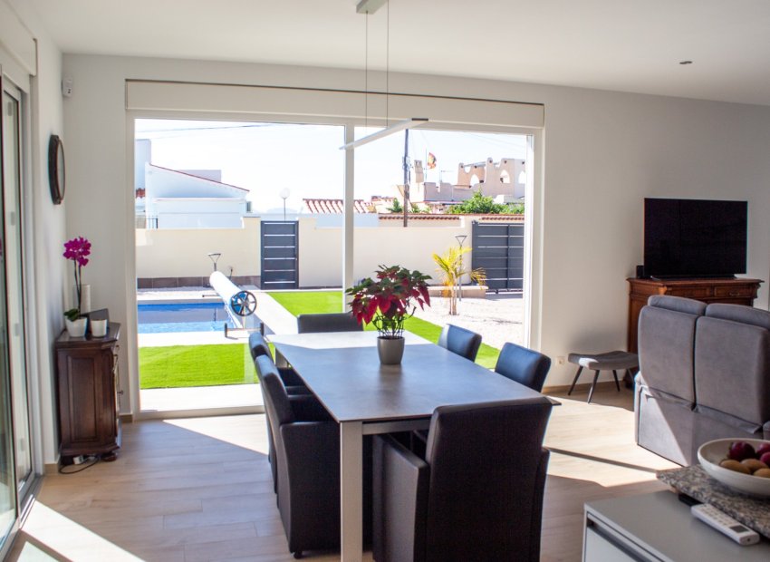 Herverkoop - Villa - Torrevieia - La Siesta