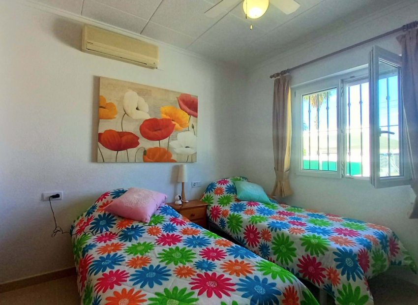 Herverkoop - Villa - Torrevieia - La Siesta