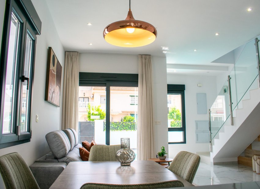 Herverkoop - Villa - Torrevieia - La Siesta