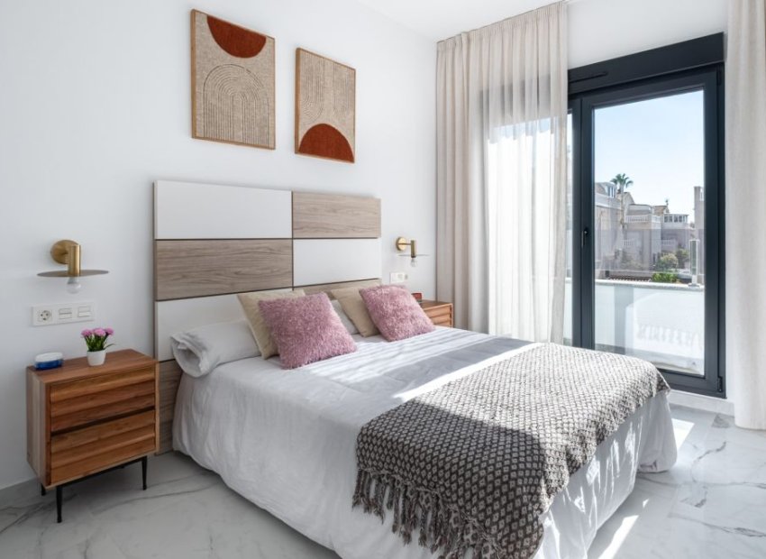 Herverkoop - Villa - Torrevieia - La Siesta