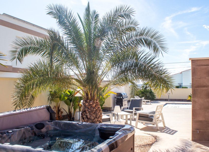 Herverkoop - Villa - Torrevieia - La Siesta