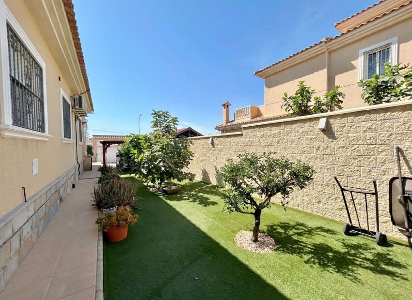 Herverkoop - Villa - Torrevieia - La Siesta