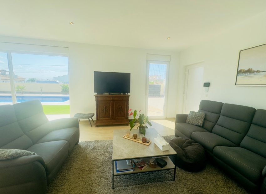 Herverkoop - Villa - Torrevieia - La Siesta