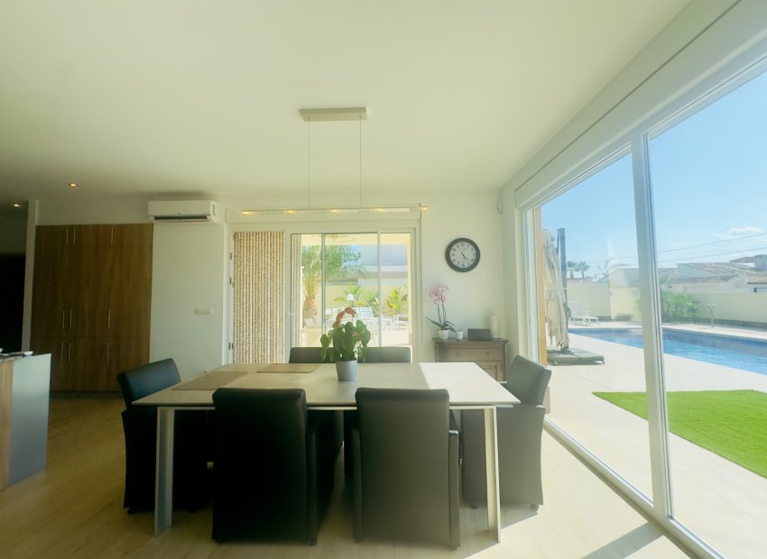 Herverkoop - Villa - Torrevieia - La Siesta