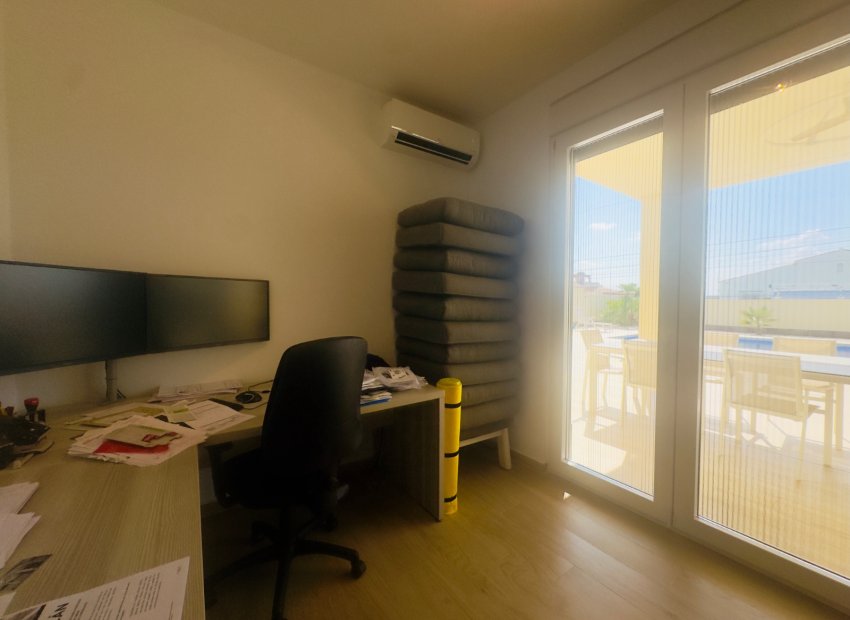 Herverkoop - Villa - Torrevieia - La Siesta