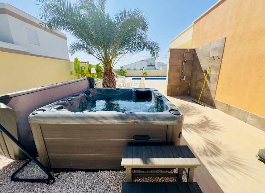 Herverkoop - Villa - Torrevieia - La Siesta