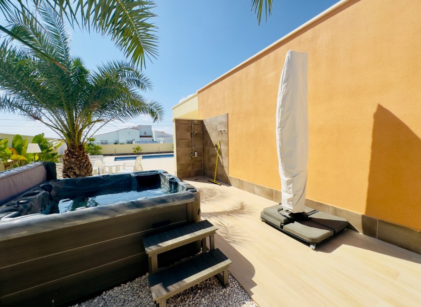 Herverkoop - Villa - Torrevieia - La Siesta