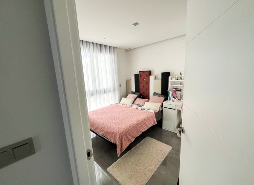 Herverkoop - Villa - Torrevieia - Los Altos