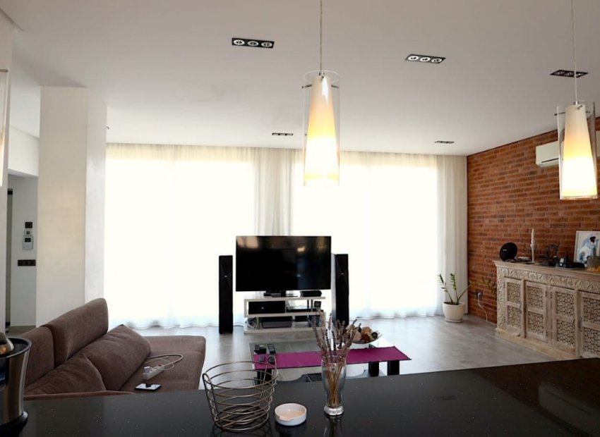 Herverkoop - Villa - Torrevieia - Los Angeles