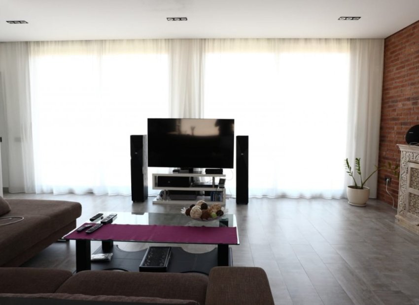 Herverkoop - Villa - Torrevieia - Los Angeles