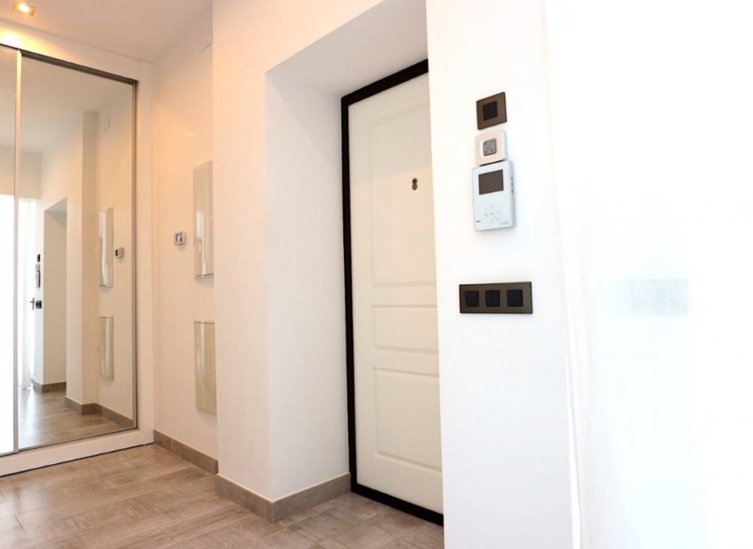 Herverkoop - Villa - Torrevieia - Los Angeles