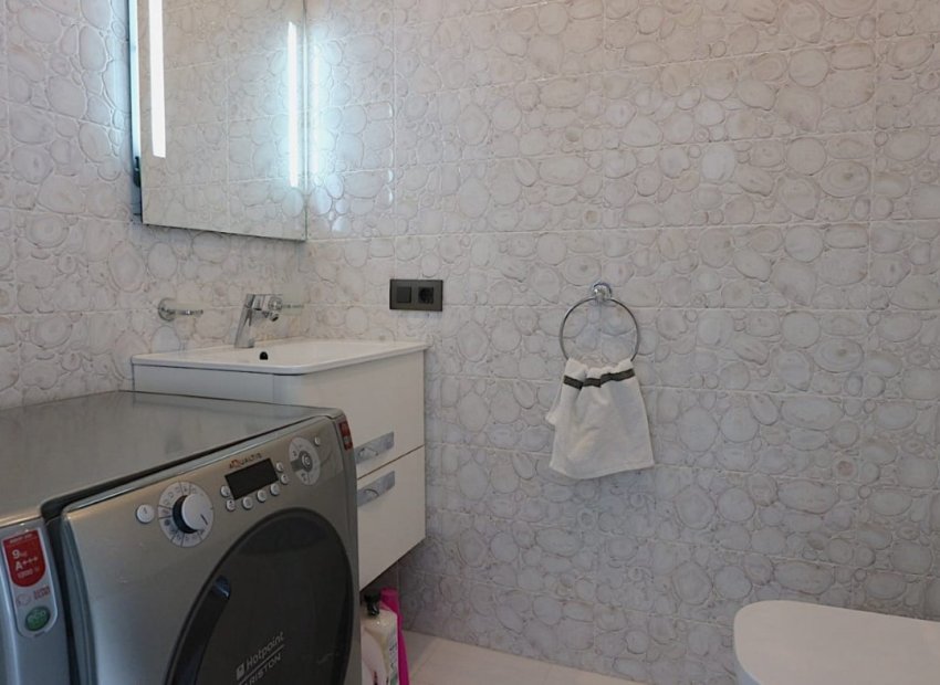 Herverkoop - Villa - Torrevieia - Los Angeles