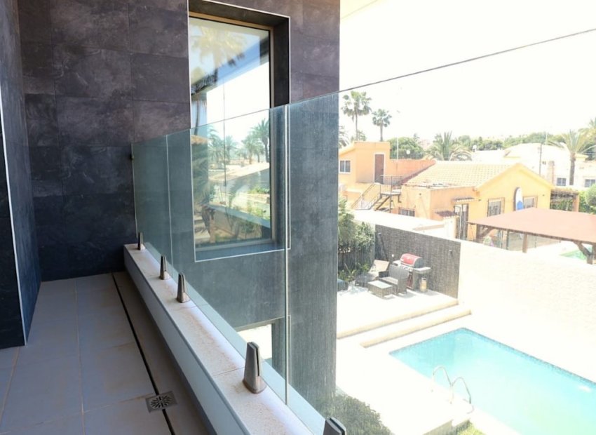 Herverkoop - Villa - Torrevieia - Los Angeles