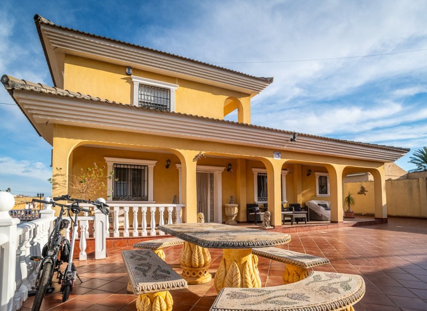 Herverkoop - Villa - Torrevieia - LOS BALCONES - LOS ALTOS