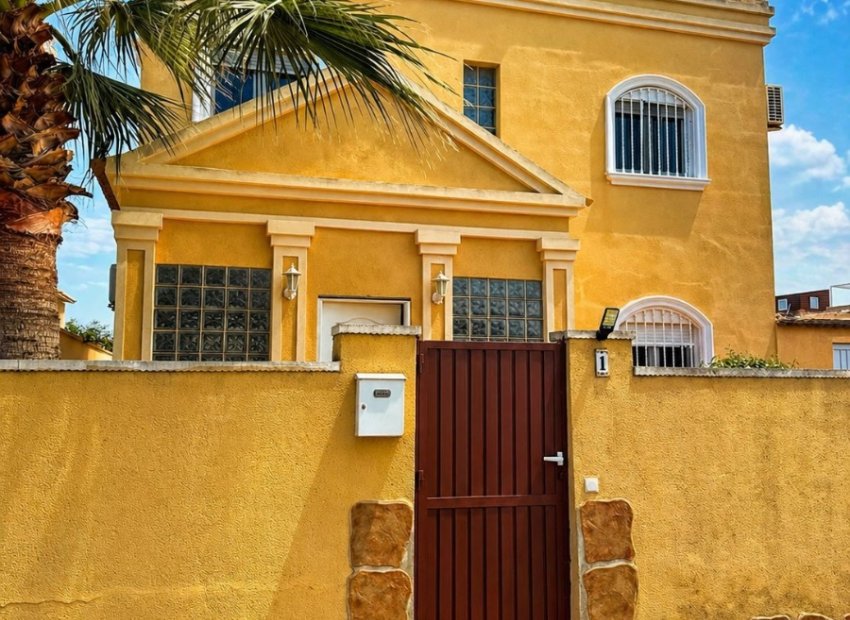 Herverkoop - Villa - Torrevieia - Nueva Torrevieja