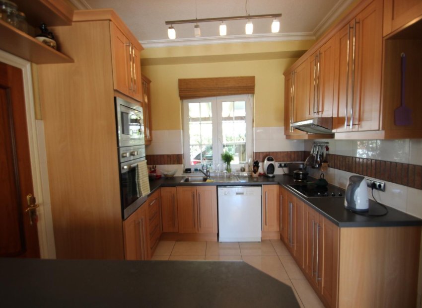 Herverkoop - Villa - Torrevieia - Punta Prima