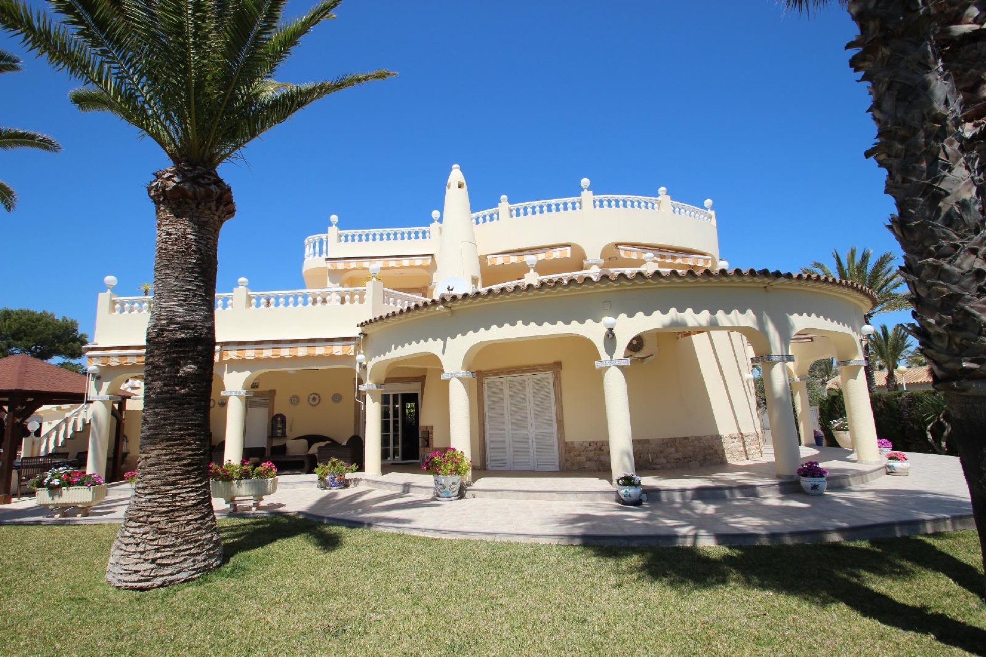 Herverkoop - Villa - Torrevieia - Punta Prima