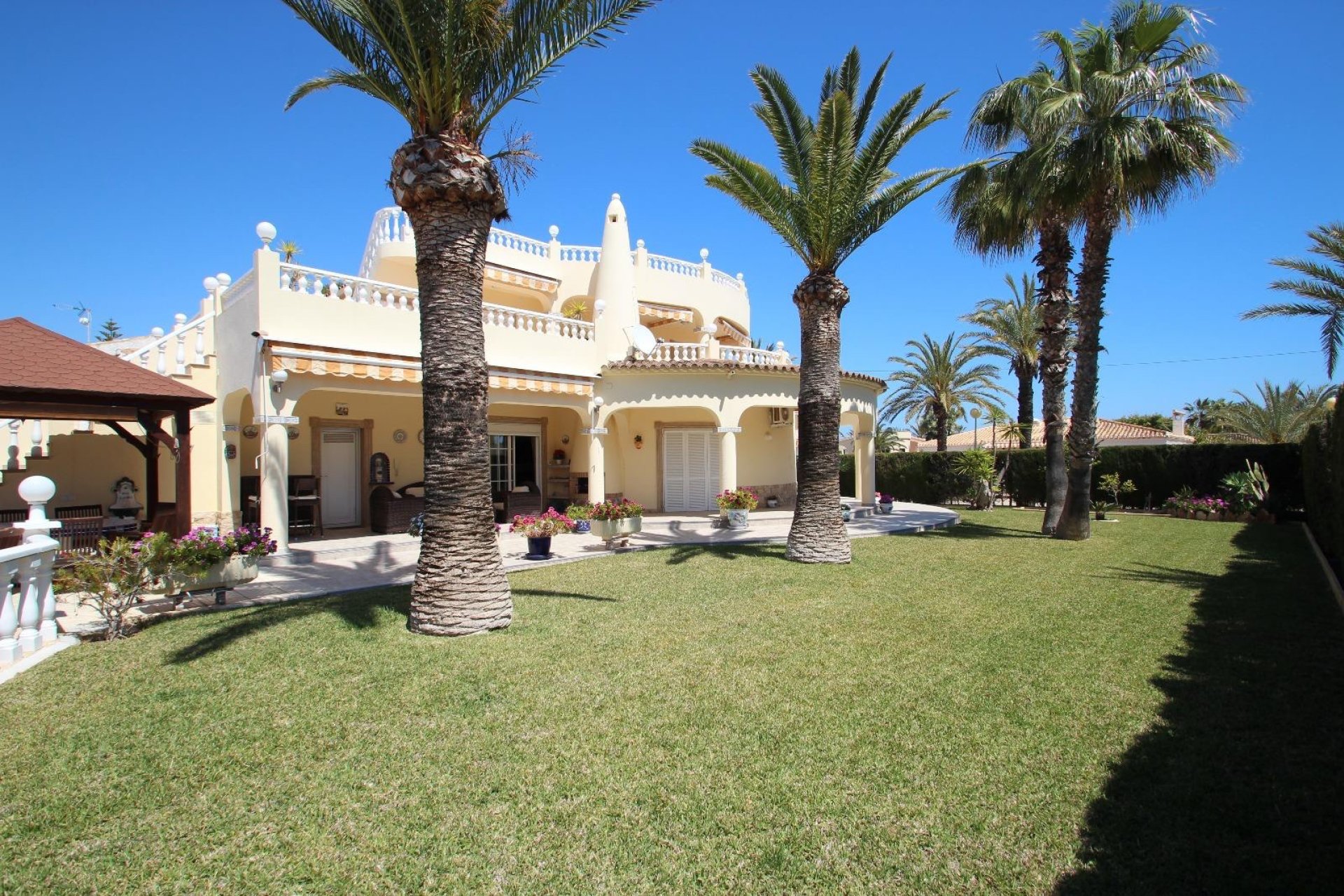 Herverkoop - Villa - Torrevieia - Punta Prima