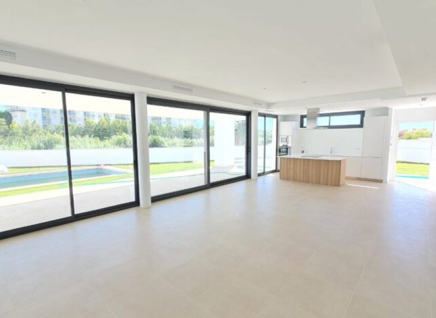 New Build - Villa - Manilva