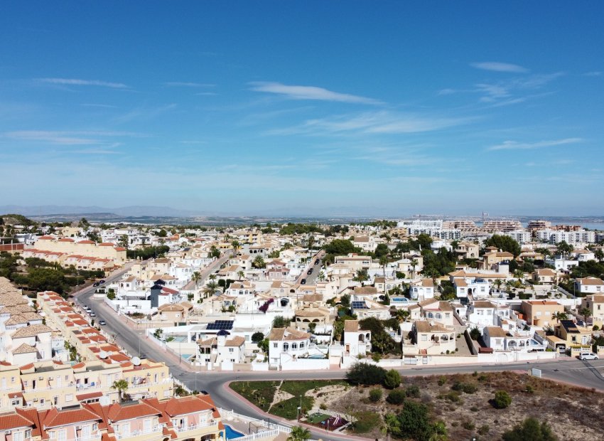 Obra nueva - Apartamento / piso - Res. Las Filipinas