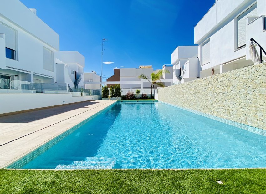 Obra nueva - Bungalow - Pilar de la Horadada