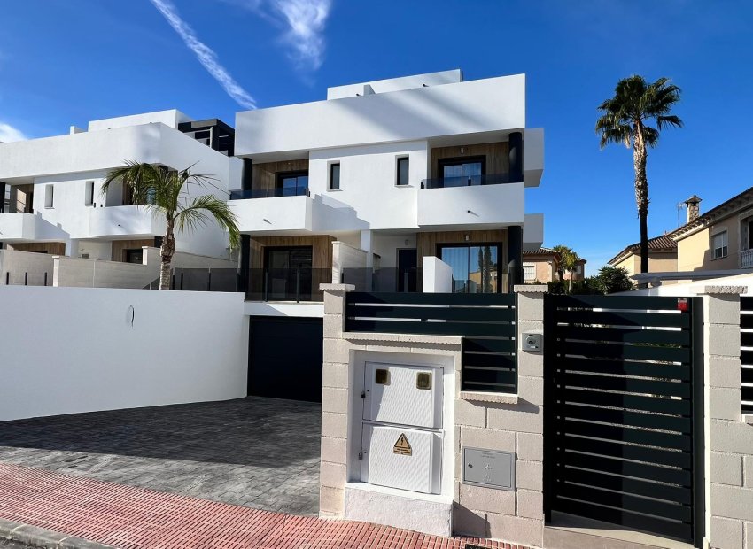 Obra nueva - Townhouse / Duplex - Benferri