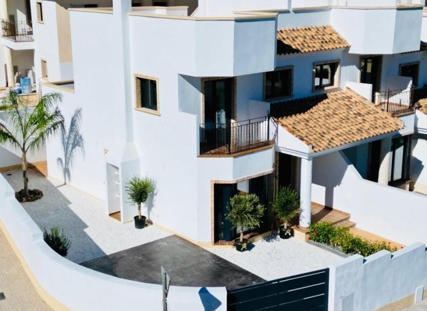 Obra nueva - Townhouse / Duplex - Cox