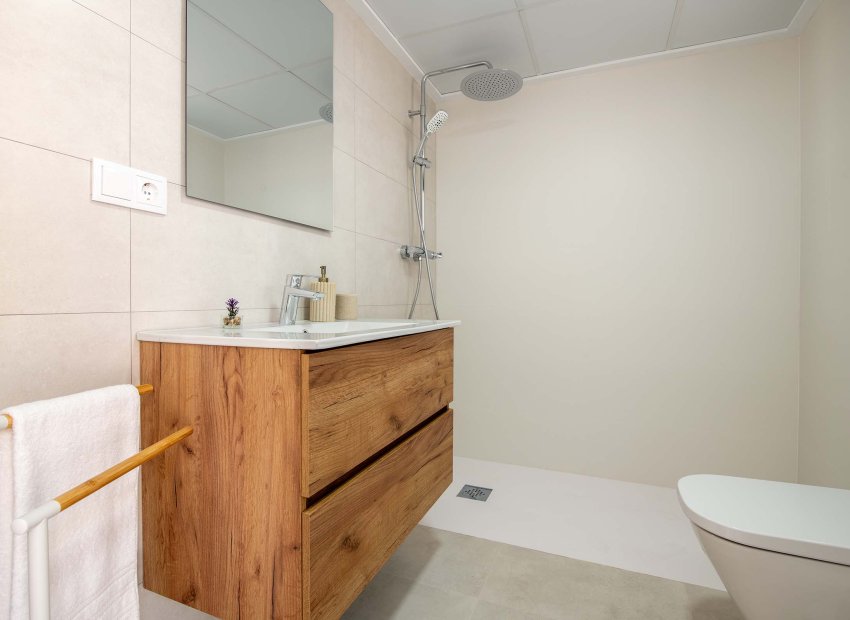 Obra nueva - Townhouse / Duplex - Cox