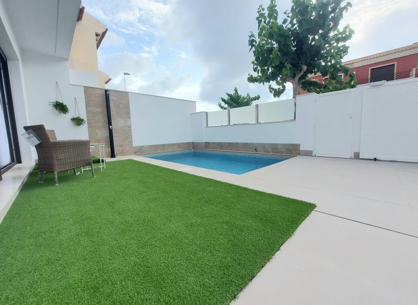 Obra nueva - Townhouse / Duplex - Las Esperanzas
