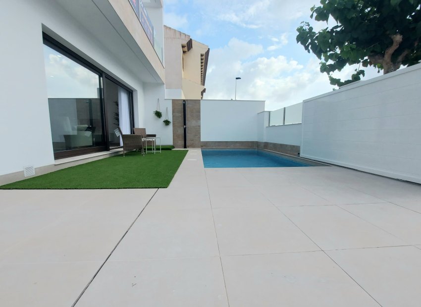 Obra nueva - Townhouse / Duplex - Las Esperanzas