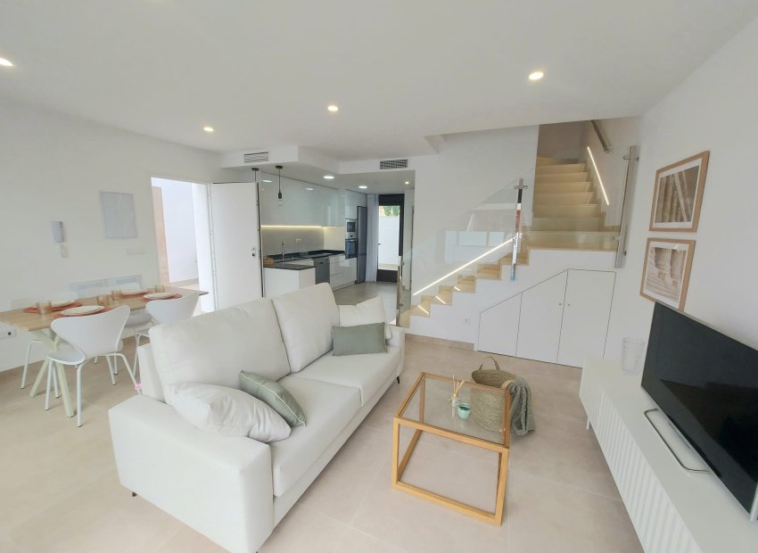 Obra nueva - Townhouse / Duplex - Las Esperanzas