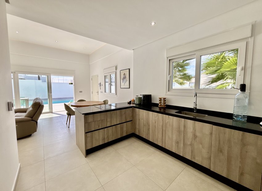 Obra nueva - Villa - Benijofar