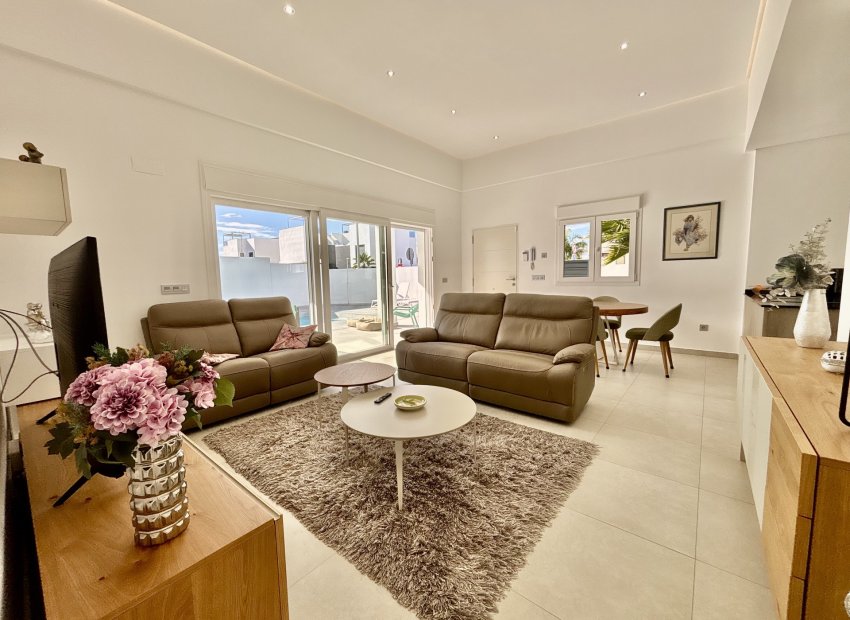 Obra nueva - Villa - Benijofar