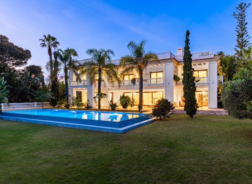 Obra nueva - Villa - Estepoa - Estepona