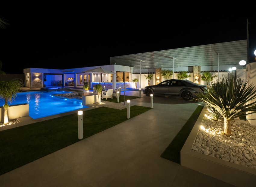 Obra nueva - Villa - Jerónimo y Avileses