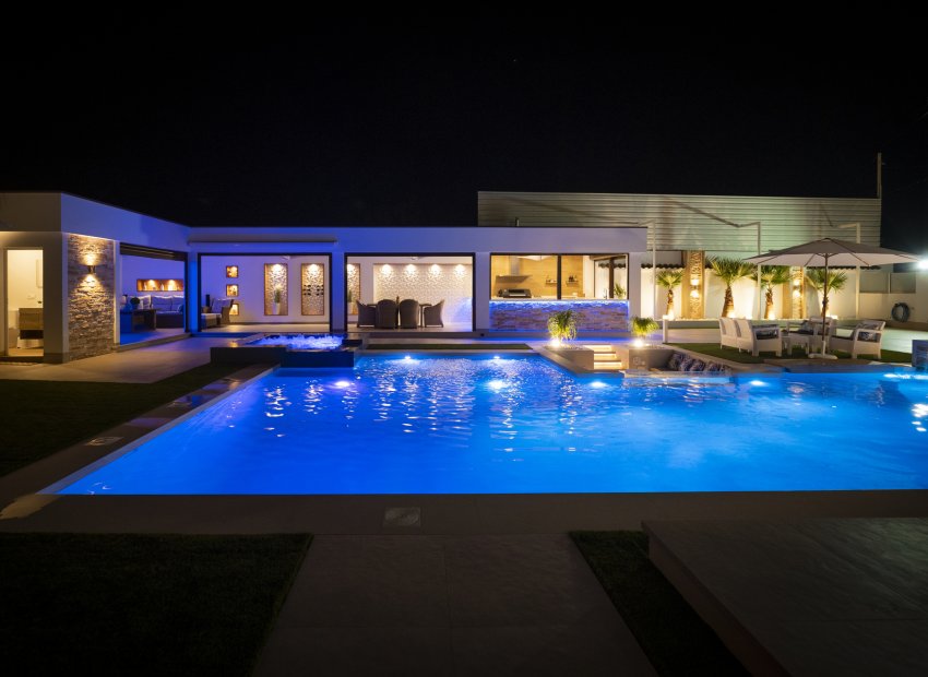 Obra nueva - Villa - Jerónimo y Avileses